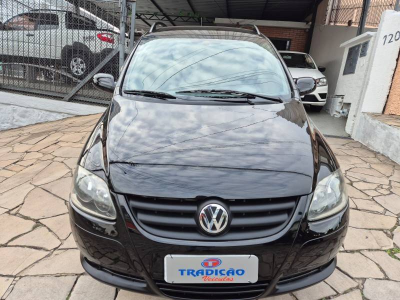 VOLKSWAGEN - SPACEFOX - 2009/2010 - Preta - R$ 36.900,00