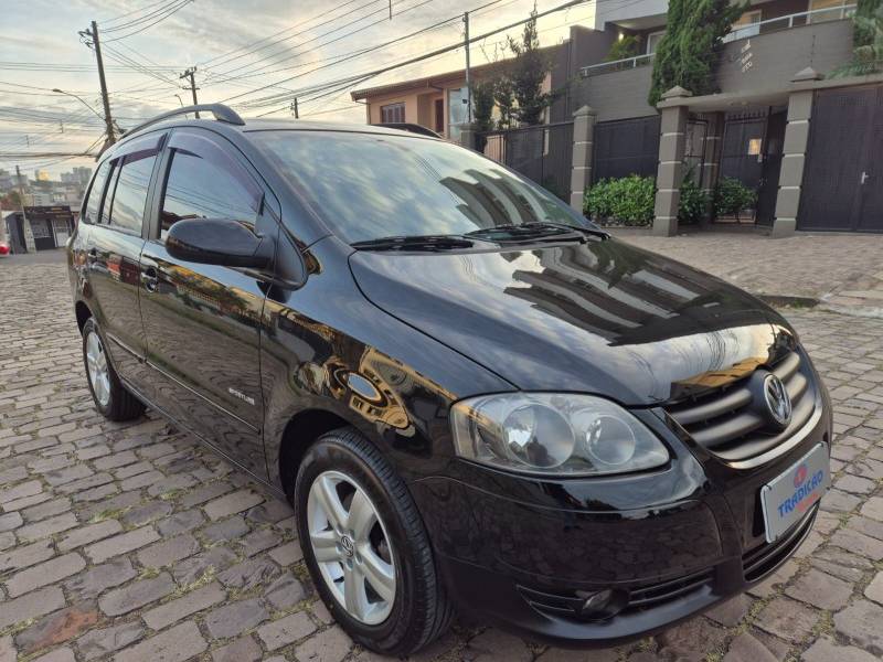 VOLKSWAGEN - SPACEFOX - 2009/2010 - Preta - R$ 36.900,00