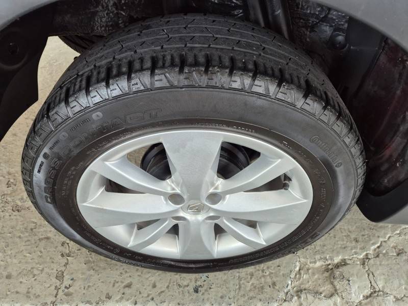 RENAULT - SANDERO - 2013/2014 - Vermelha - R$ 45.900,00