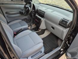 VOLKSWAGEN - SPACEFOX - 2009/2010 - Preta - R$ 35.900,00