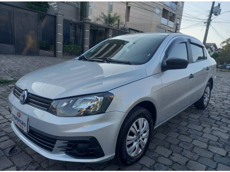 VOLKSWAGEN - VOYAGE - 2017/2017 - Prata - R$ 46.900,00