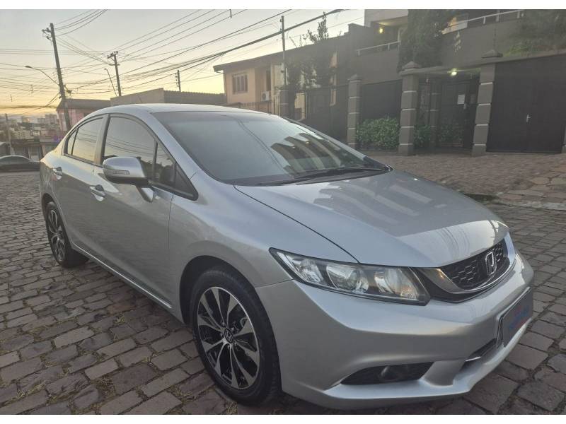 HONDA - CIVIC - 2016/2016 - Prata - R$ 81.900,00
