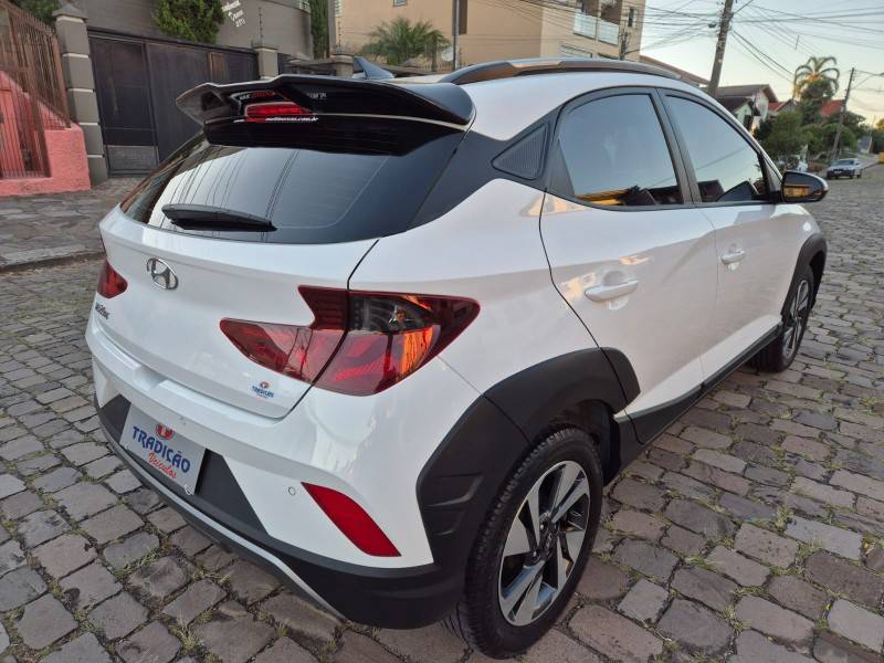 HYUNDAI - HB20X - 2021/2022 - Branca - R$ 85.900,00