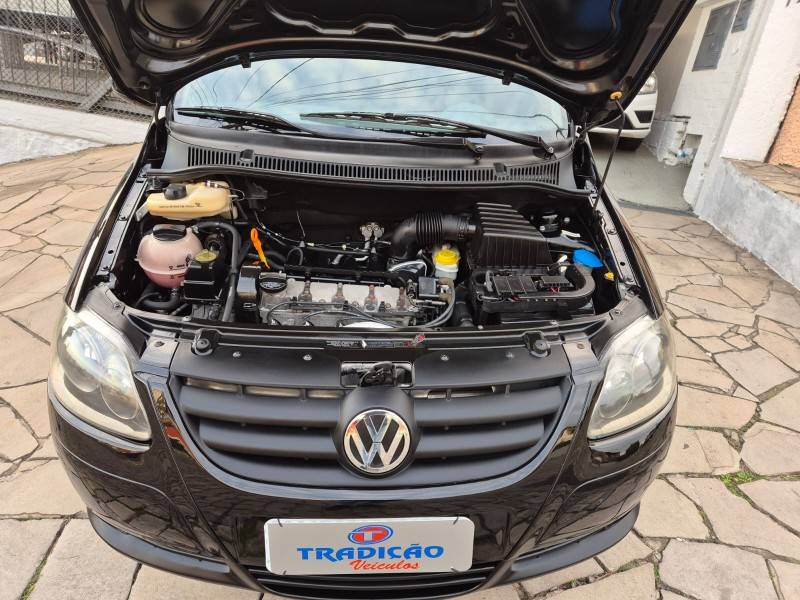 VOLKSWAGEN - SPACEFOX - 2009/2010 - Preta - R$ 36.900,00