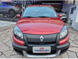 RENAULT - SANDERO - 2013/2014 - Vermelha - R$ 45.900,00