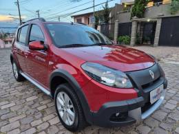 RENAULT - SANDERO - 2013/2014 - Vermelha - R$ 45.900,00