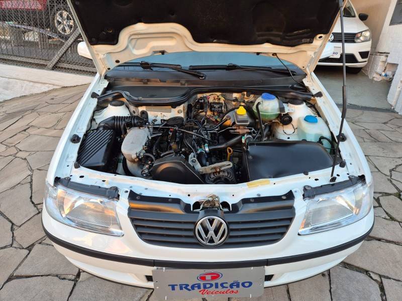 VOLKSWAGEN - SAVEIRO - 2000/2001 - Branca - R$ 29.900,00