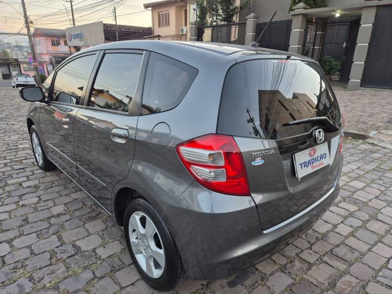 HONDA - FIT - 2009/2009 - Cinza - R$ 41.900,00