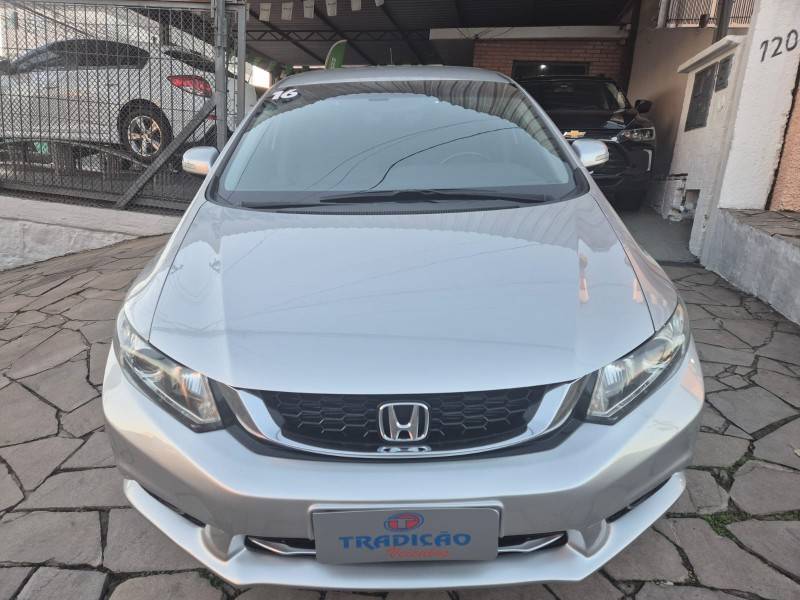 HONDA - CIVIC - 2016/2016 - Prata - R$ 81.900,00