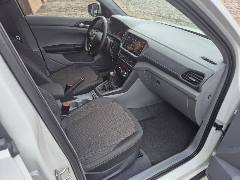 VOLKSWAGEN - T-CROSS - 2021/2021 - Prata - R$ 105.900,00