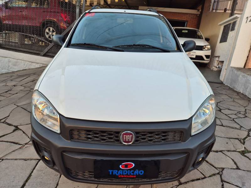 FIAT - STRADA - 2017/2018 - Branca - R$ 69.900,00