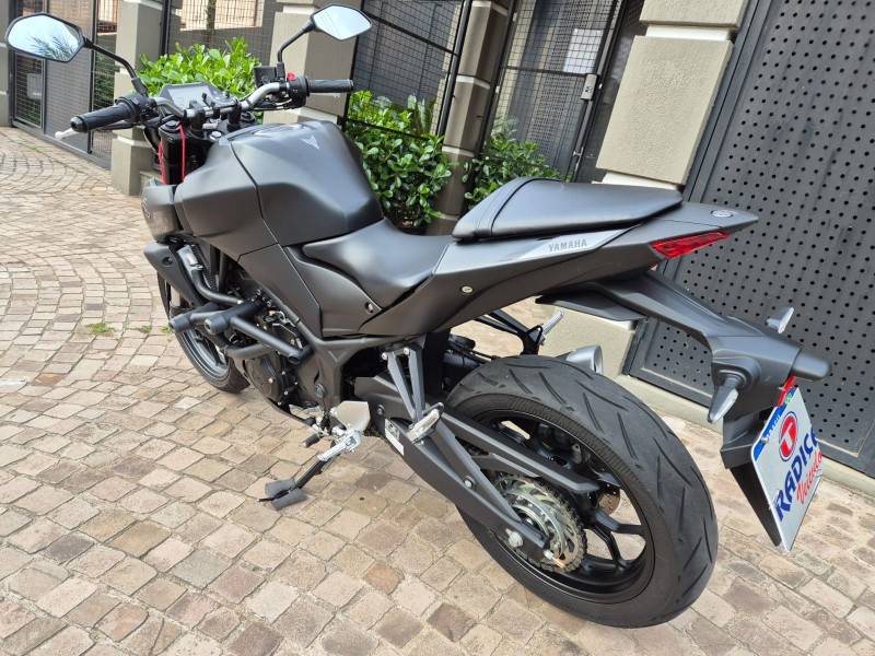 YAMAHA - MT - 2023/2023 - Preta - R$ 30.500,00