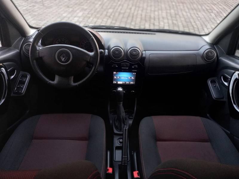 RENAULT - SANDERO - 2013/2014 - Prata - R$ 45.900,00