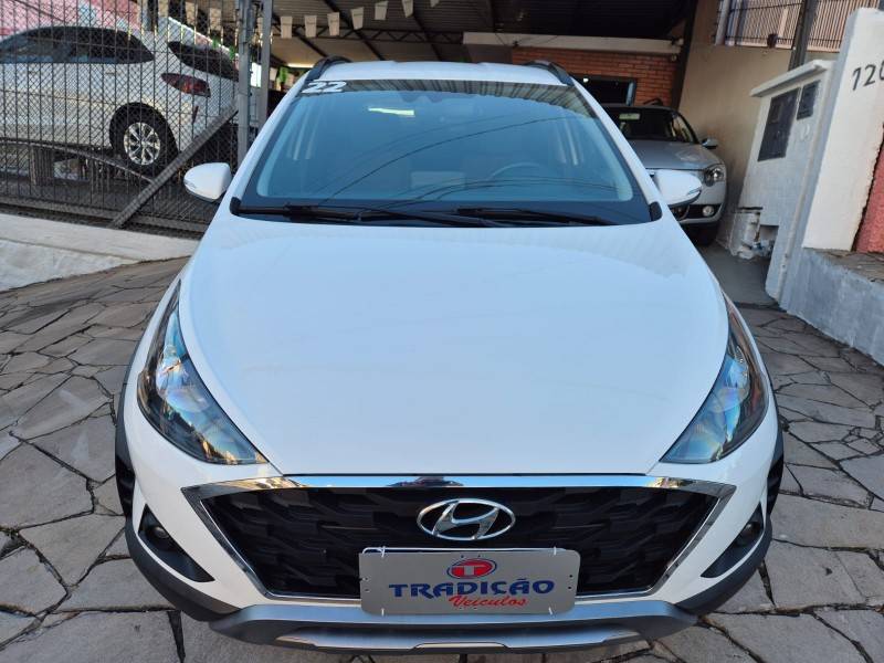 HYUNDAI - HB20X - 2021/2022 - Branca - R$ 85.900,00