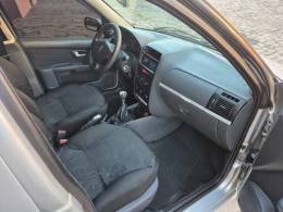 FIAT - PALIO - 2006/2007 - Prata - R$ 29.900,00