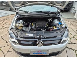 VOLKSWAGEN - FOX - 2013/2014 - Prata - R$ 43.900,00