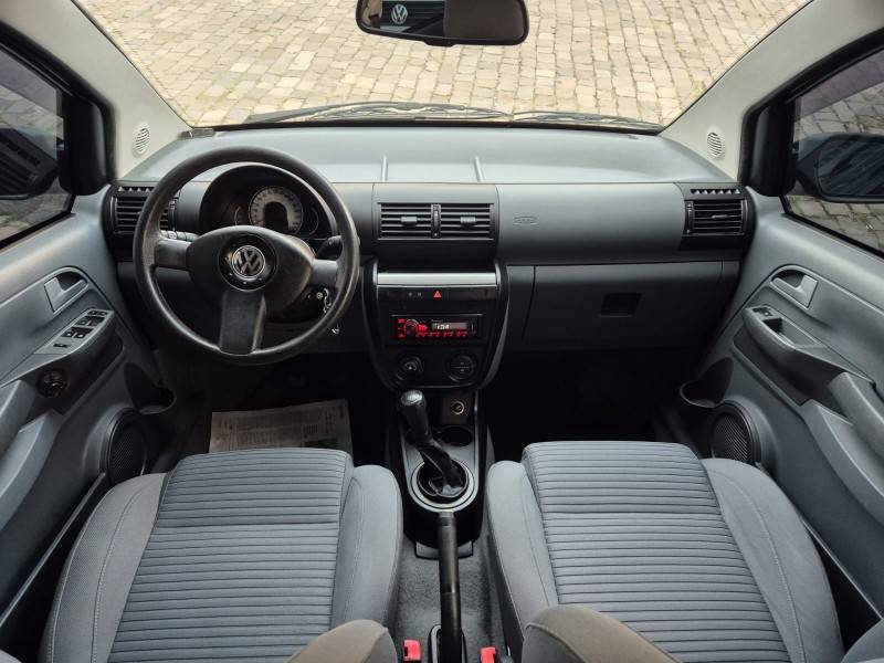 VOLKSWAGEN - SPACEFOX - 2009/2010 - Preta - R$ 36.900,00