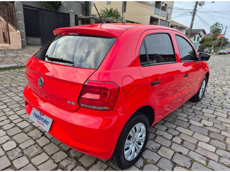 VOLKSWAGEN - GOL - 2017/2018 - Vermelha - R$ 49.500,00