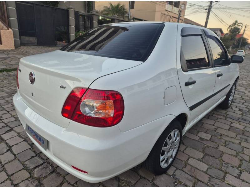 FIAT - SIENA - 2009/2010 - Branca - R$ 29.900,00