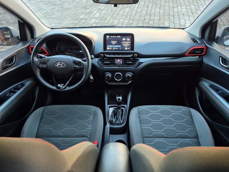 HYUNDAI - HB20X - 2021/2022 - Branca - R$ 85.900,00