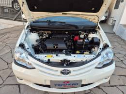 TOYOTA - ETIOS - 2014/2014 - Branca - R$ 43.500,00