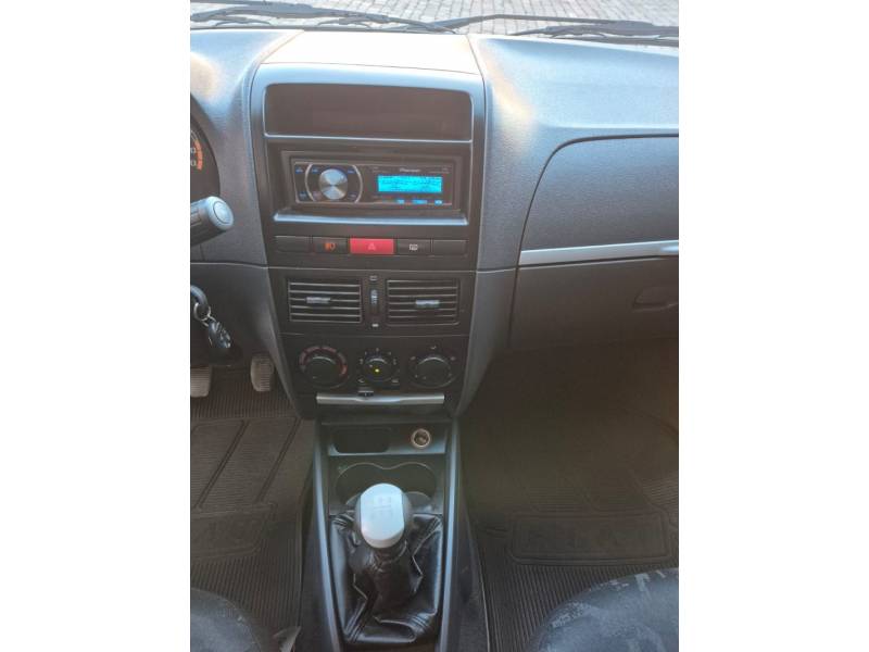 FIAT - PALIO - 2006/2007 - Prata - R$ 29.900,00