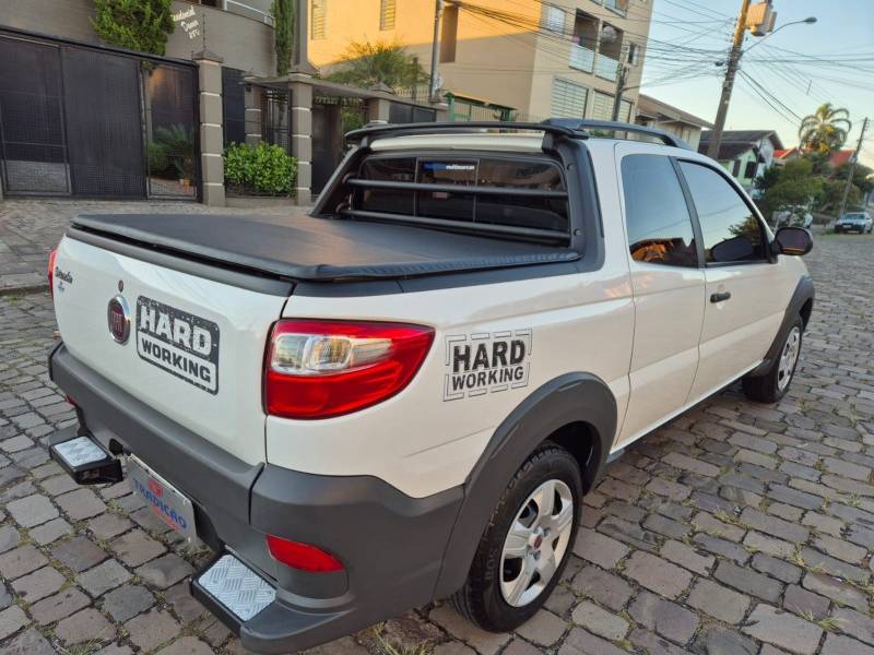 FIAT - STRADA - 2017/2018 - Branca - R$ 69.900,00