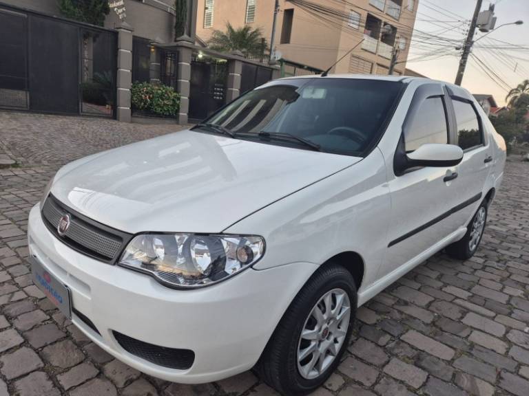 FIAT - SIENA - 2009/2010 - Branca - R$ 29.900,00