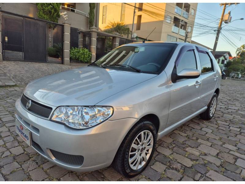 FIAT - PALIO - 2006/2007 - Prata - R$ 29.900,00