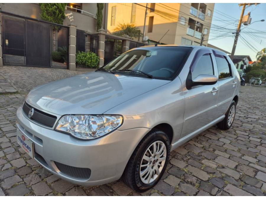 FIAT - PALIO - 2006/2007 - Prata - R$ 29.900,00