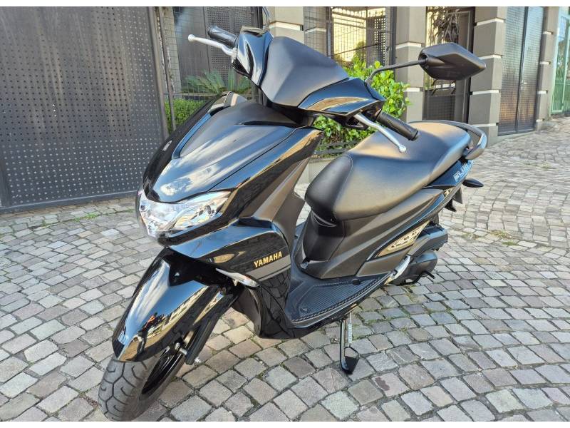 YAMAHA - FLUO 125 ABS - 2022/2023 - Preta - R$ 16.500,00