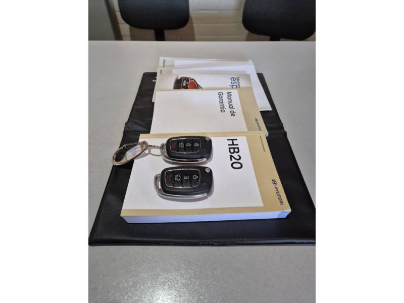 HYUNDAI - HB20X - 2021/2022 - Branca - R$ 85.900,00