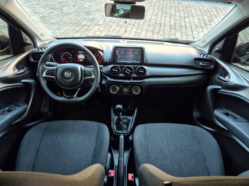FIAT - CRONOS - 2021/2022 - Preta - R$ 69.900,00