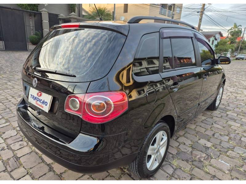 VOLKSWAGEN - SPACEFOX - 2009/2010 - Preta - R$ 36.900,00