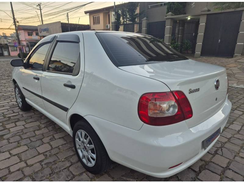 FIAT - SIENA - 2009/2010 - Branca - R$ 29.900,00