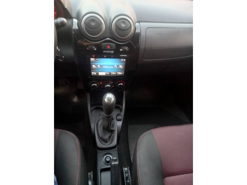 RENAULT - SANDERO - 2013/2014 - Prata - R$ 44.900,00