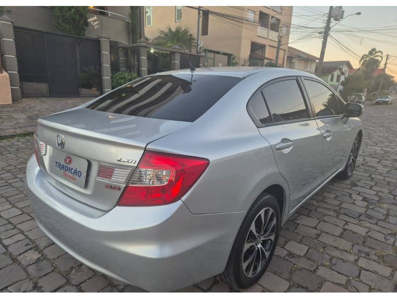 HONDA - CIVIC - 2016/2016 - Prata - R$ 81.900,00