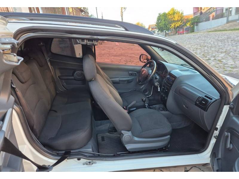 FIAT - STRADA - 2017/2018 - Branca - R$ 69.900,00