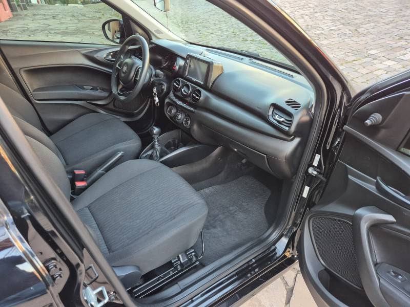 FIAT - CRONOS - 2021/2022 - Preta - R$ 69.900,00