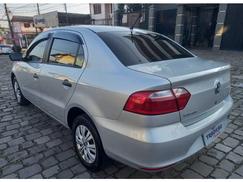 VOLKSWAGEN - VOYAGE - 2017/2017 - Prata - R$ 46.900,00
