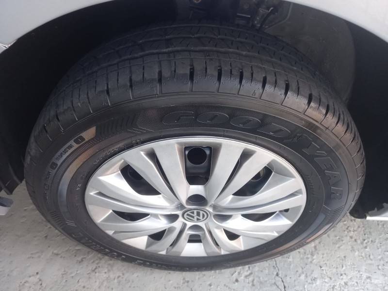 VOLKSWAGEN - VOYAGE - 2017/2017 - Prata - R$ 46.900,00