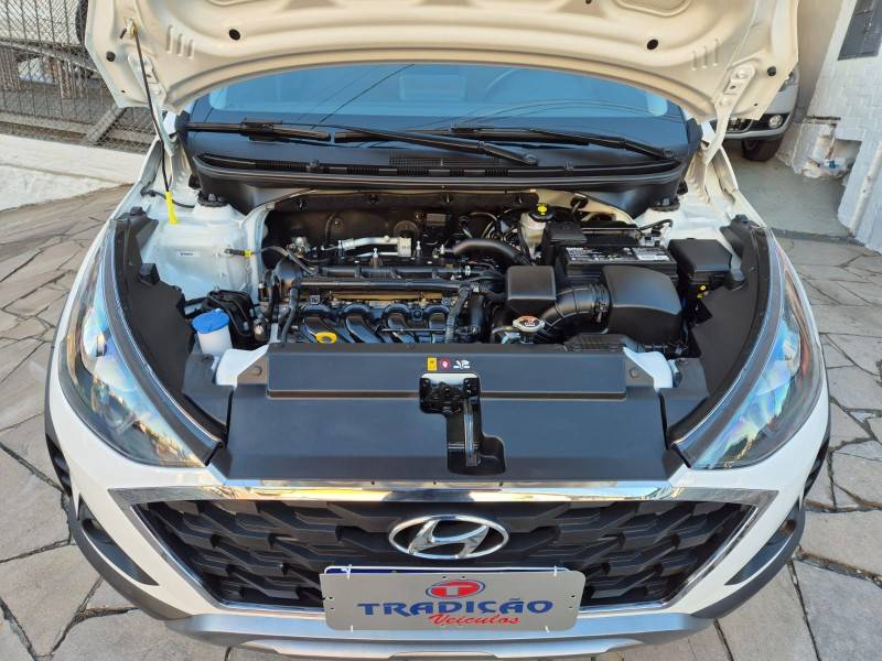 HYUNDAI - HB20X - 2021/2022 - Branca - R$ 85.900,00