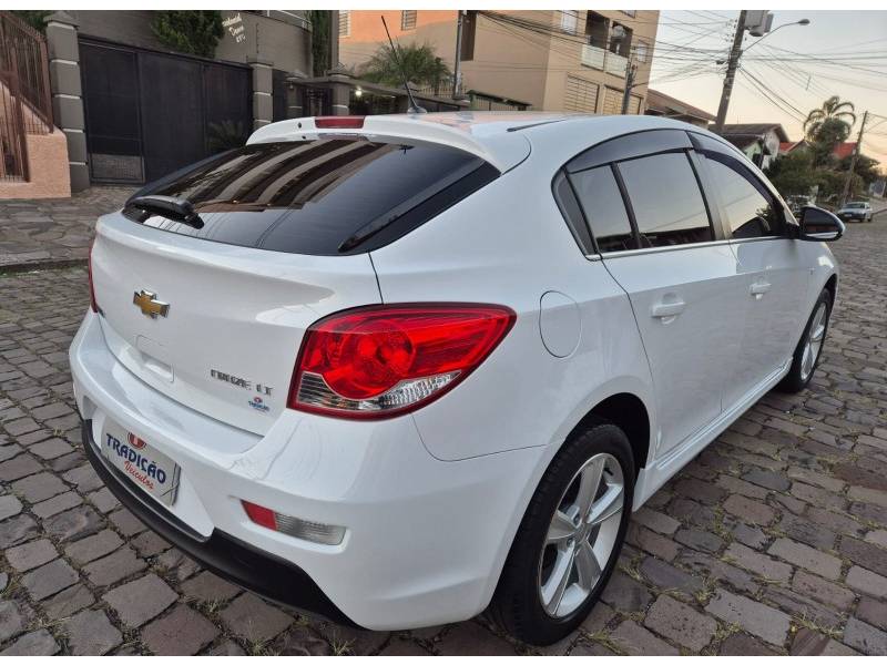 CHEVROLET - CRUZE - 2014/2015 - Branca - R$ 64.900,00