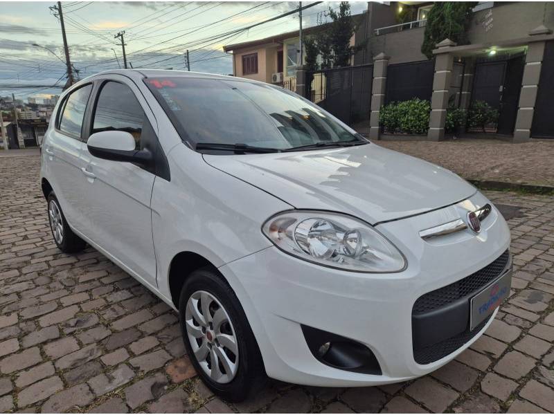 FIAT - PALIO - 2013/2014 - Branca - R$ 39.500,00