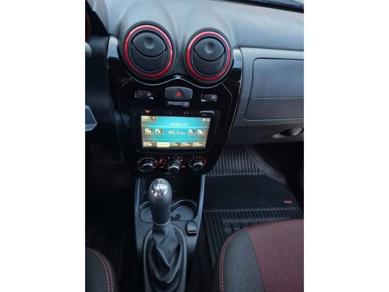RENAULT - SANDERO - 2013/2014 - Vermelha - R$ 45.900,00
