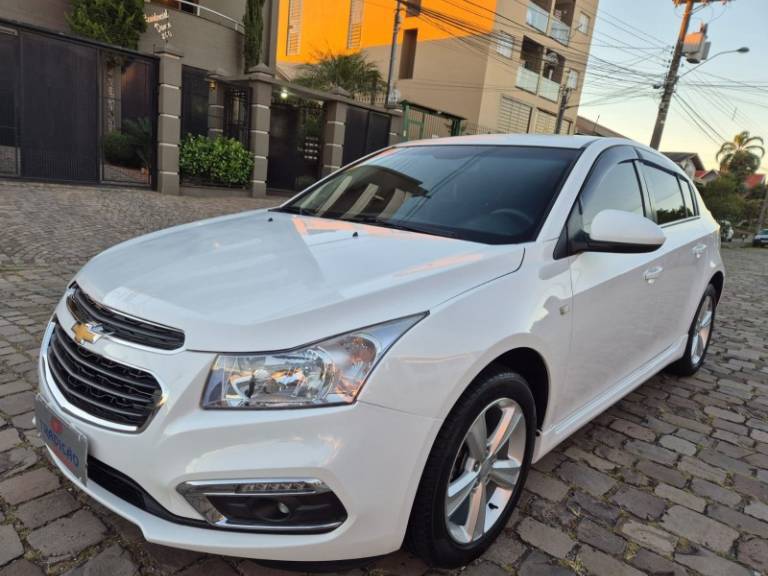 CHEVROLET - CRUZE - 2014/2015 - Branca - R$ 64.900,00