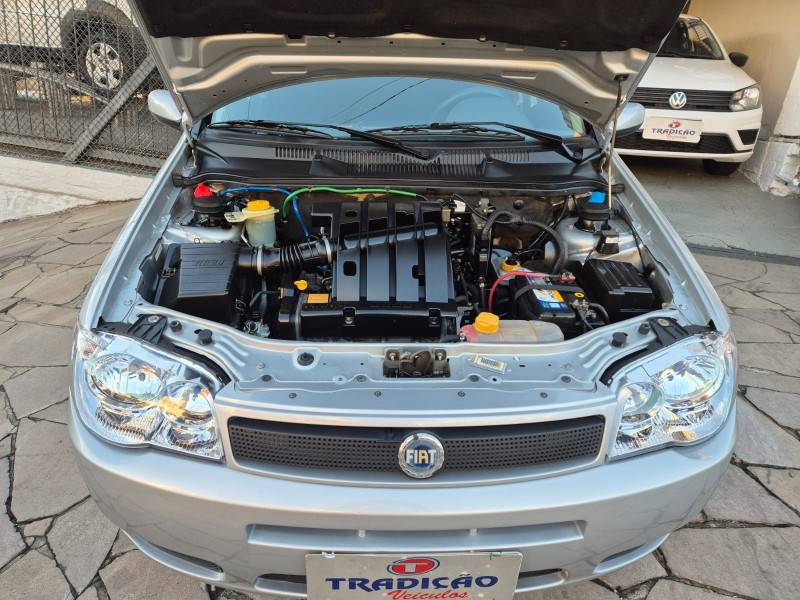 FIAT - PALIO - 2006/2007 - Prata - R$ 29.900,00