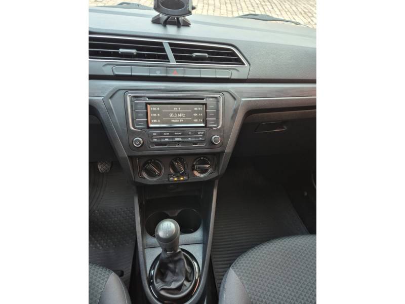 VOLKSWAGEN - GOL - 2017/2018 - Vermelha - R$ 49.500,00