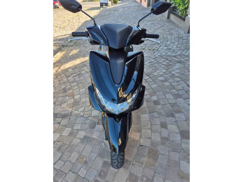 YAMAHA - FLUO 125 ABS - 2022/2023 - Preta - R$ 16.500,00