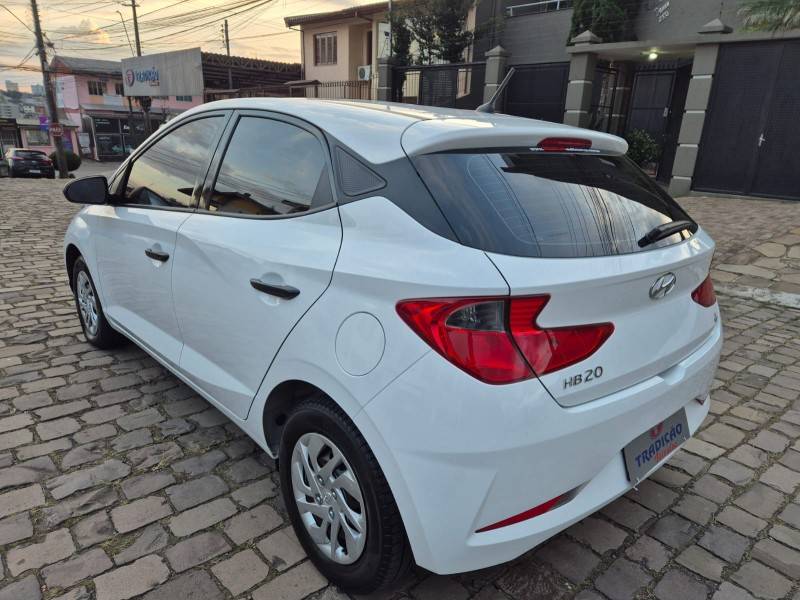 HYUNDAI - HB20 - 2020/2021 - Branca - R$ 61.900,00